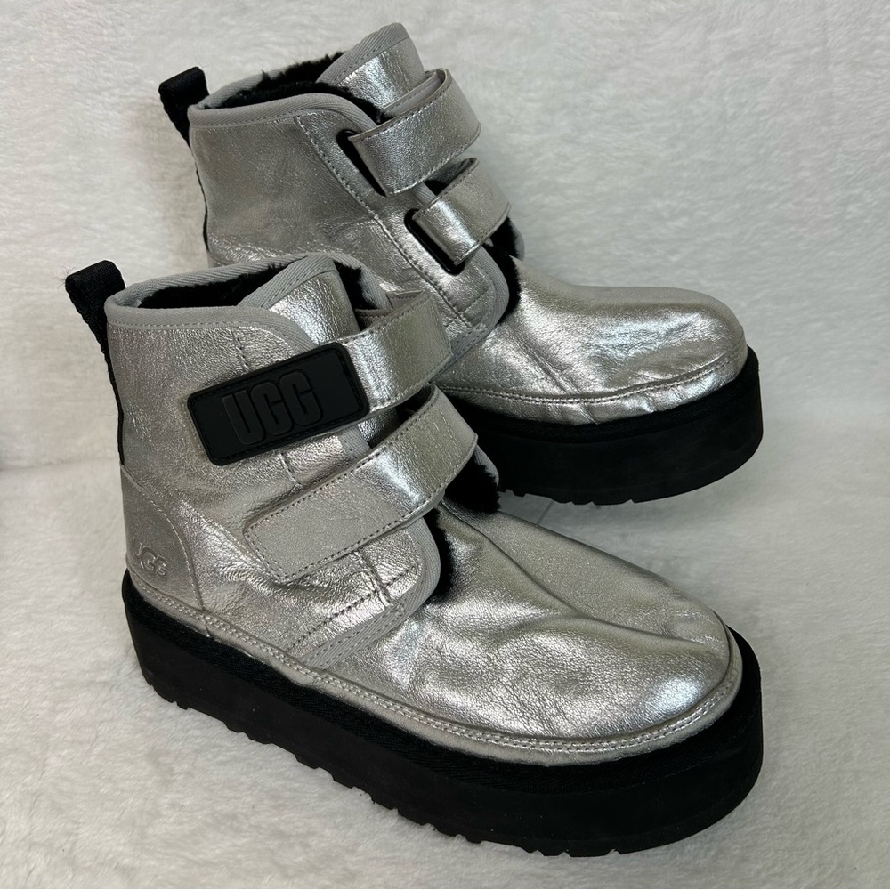 Ugg Kids Girls Boots Size 3 Silver Neumel Platform Metallic Leather